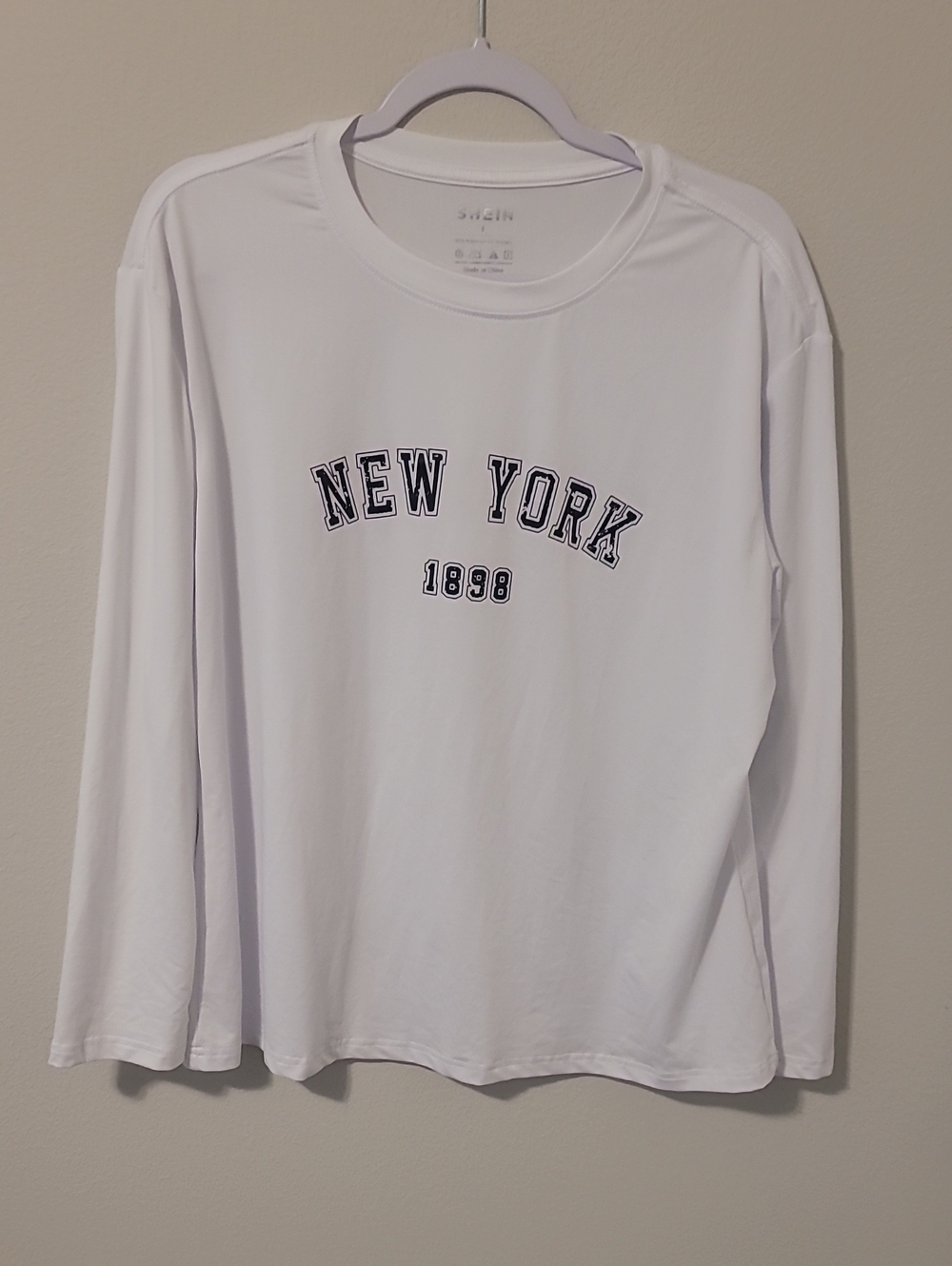 SHEIN White Long Sleeve 'New York 1898' Graphic Crew Tee